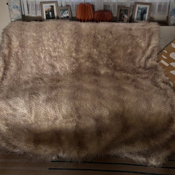 Faux Fur Blanket | Anthropologie - Picture 4 of 4